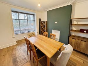 Lounge- click for photo gallery